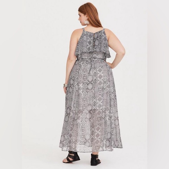 Torrid Ikat Chiffon Women's Black and White Maxi Dress Size 2X - Picture 13 of 13